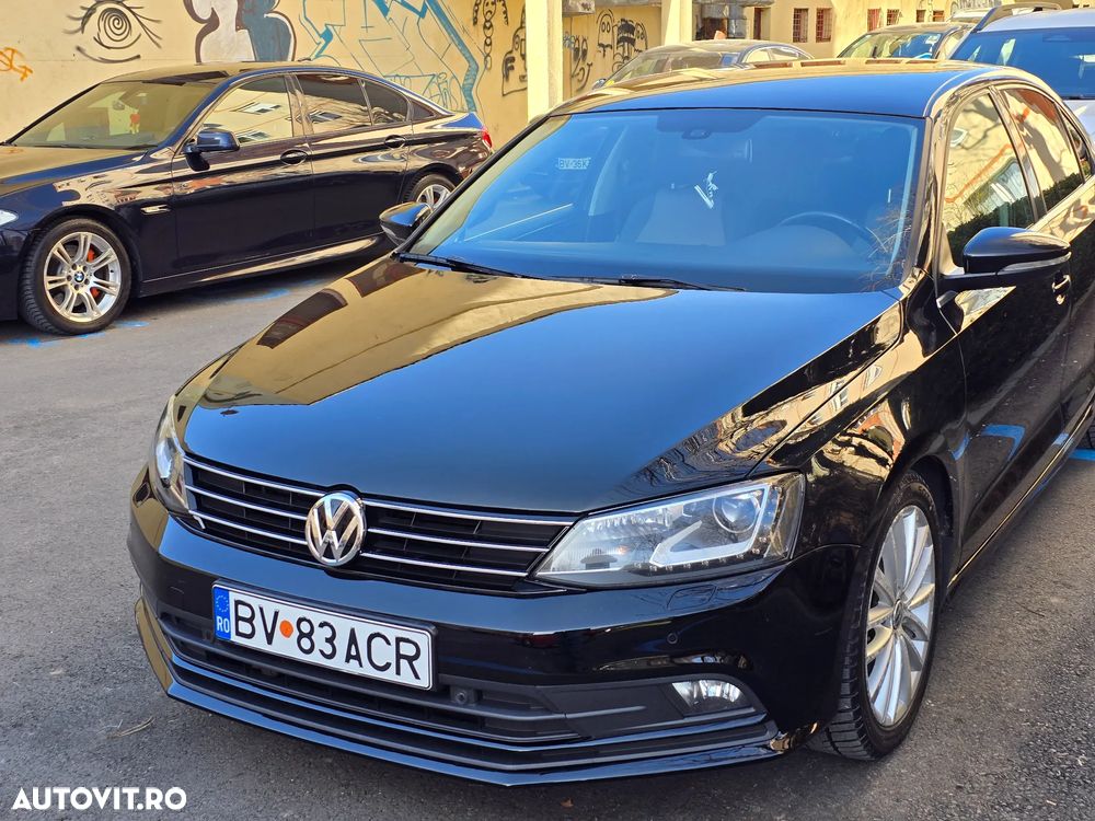 Volkswagen Jetta 2.0 TDI DSG Highline - 9