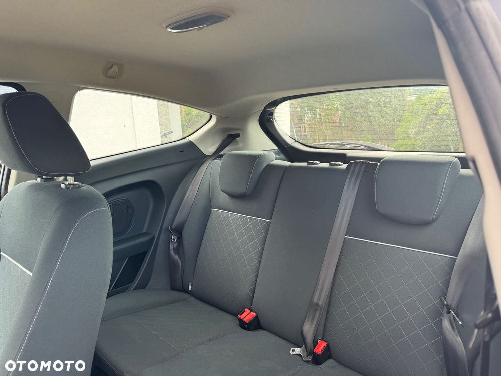 Ford Fiesta 1.25 Ambiente EU5 - 12