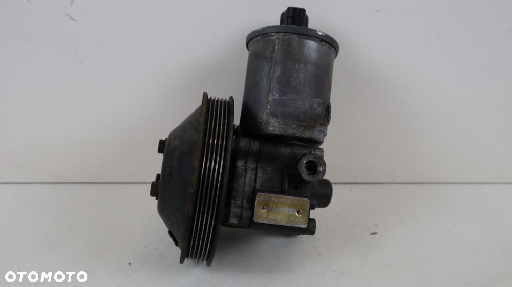 MERCEDES W124 230E 85-91 2.3 B/Z POMPA WSPOMAGANIA 2104660001