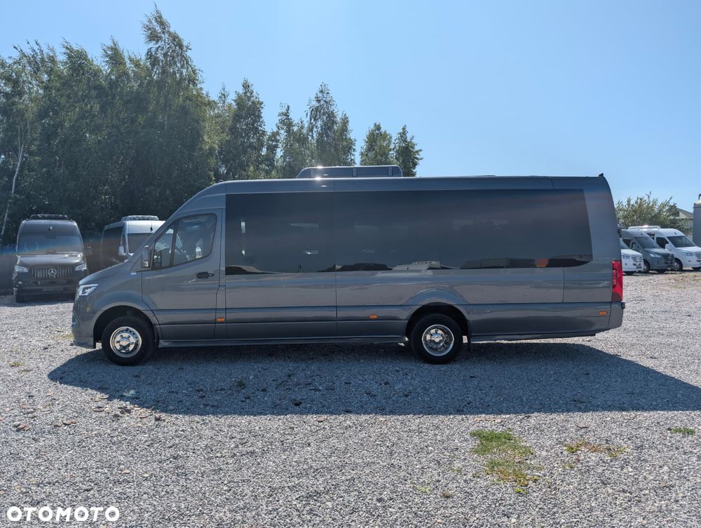 Mercedes-Benz Sprinter 519 - 12