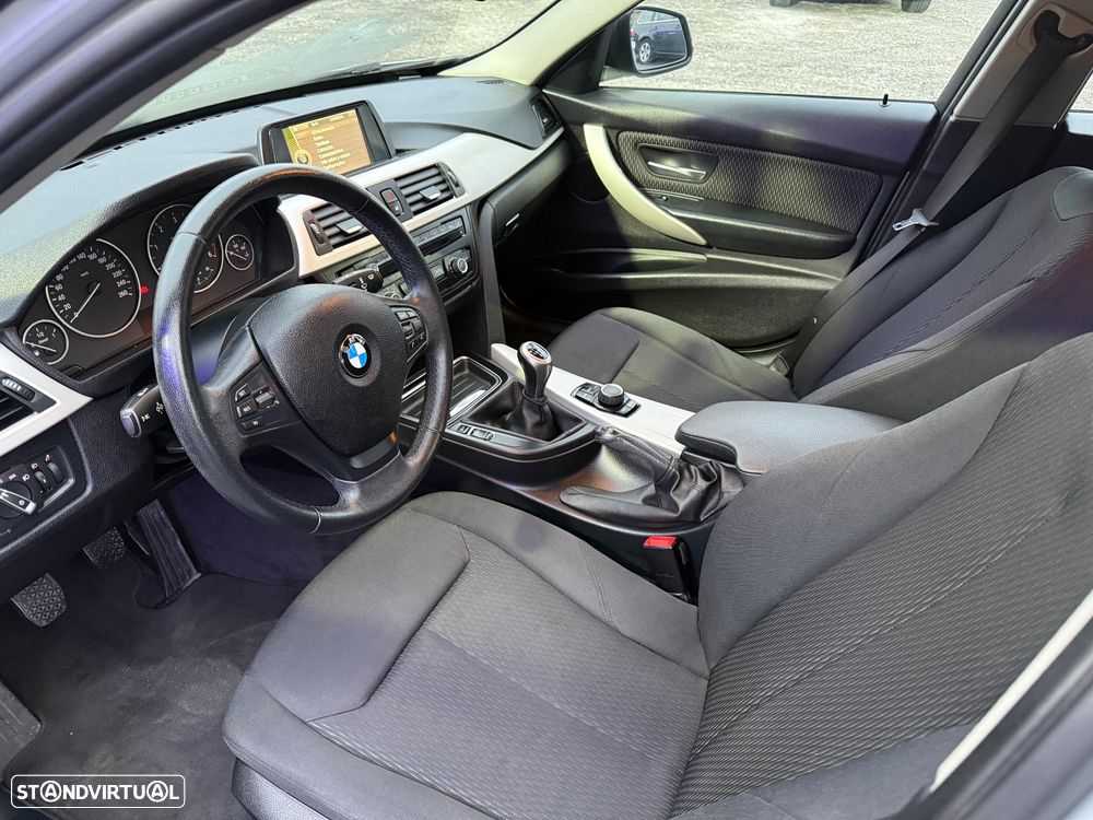 BMW 318 d Touring - 8