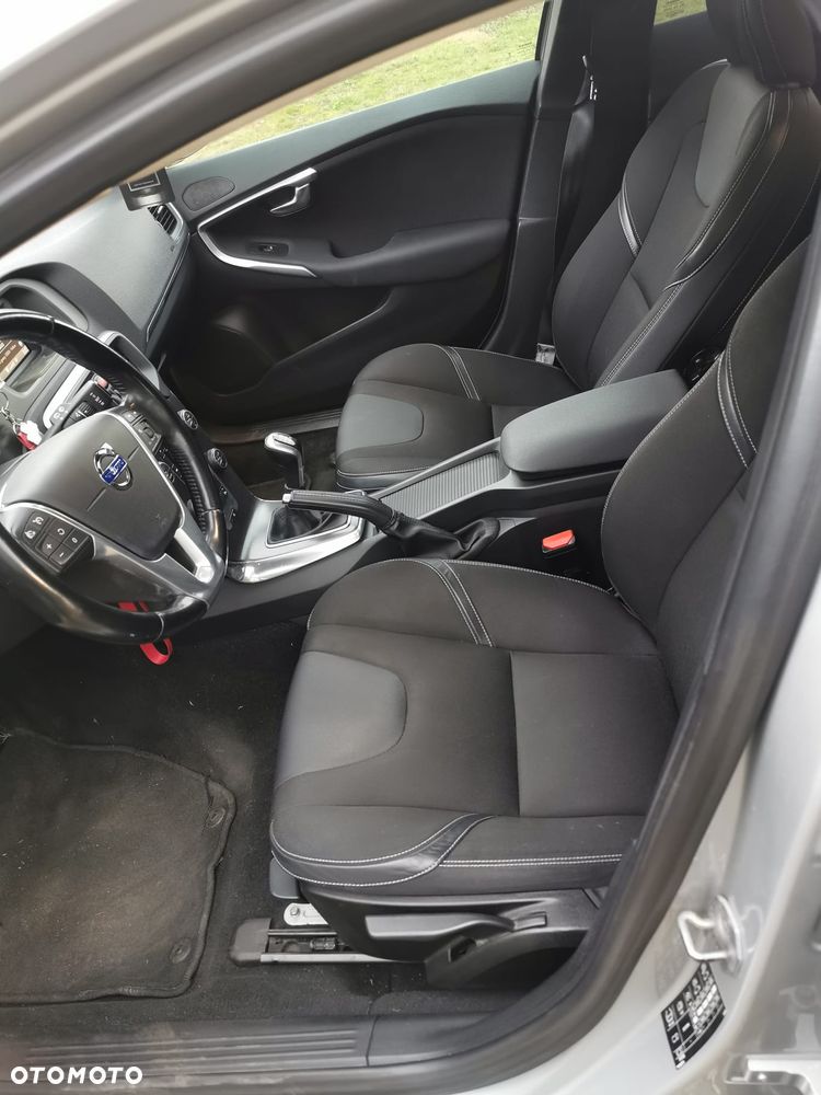 Volvo V40 D3 Momentum - 8