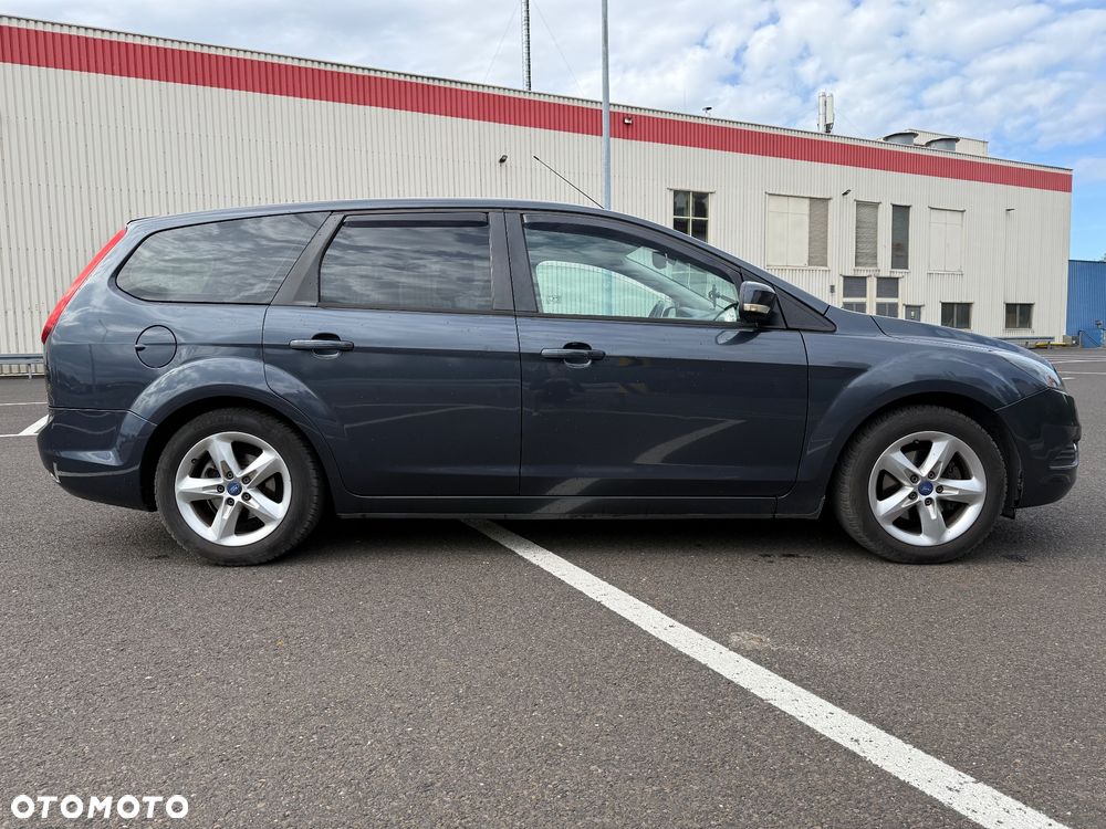 Ford Focus 1.6 Trend - 17