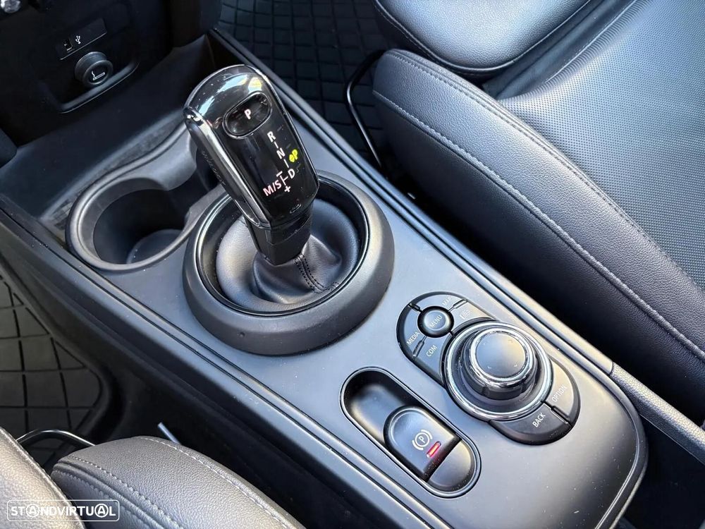 MINI Countryman Cooper D Premium Classic Auto - 52