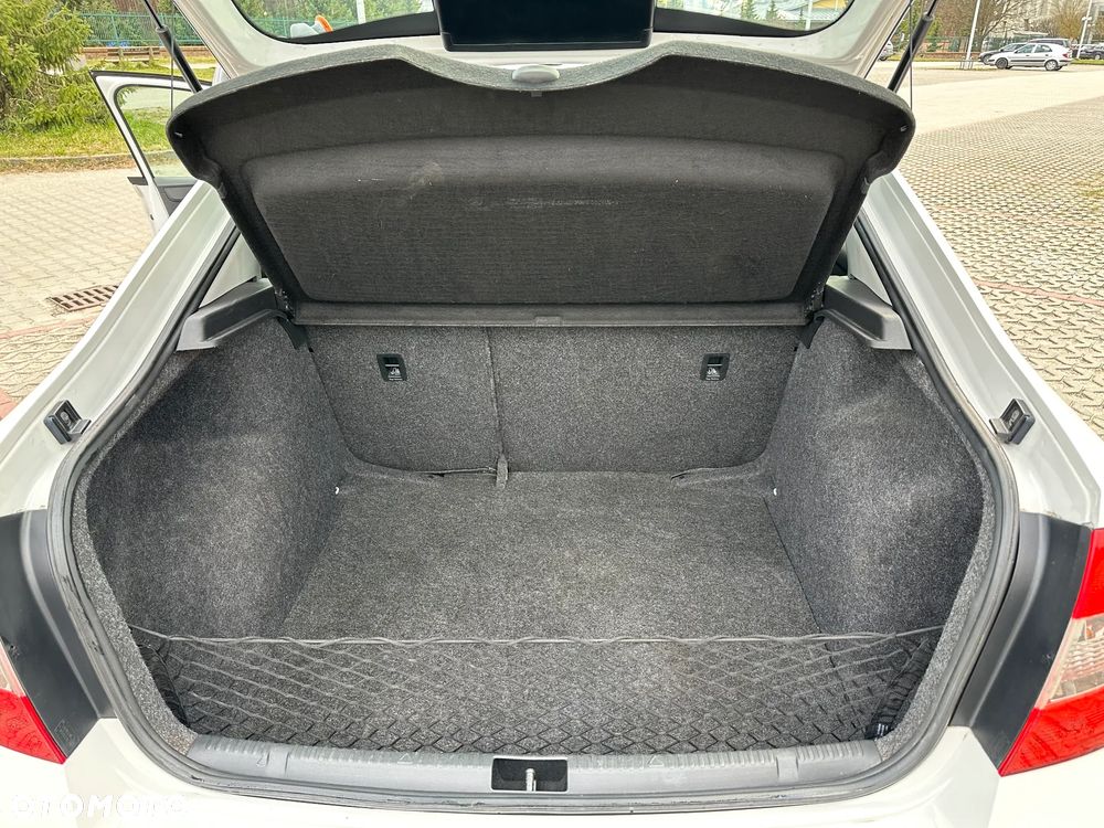 Skoda RAPID - 7