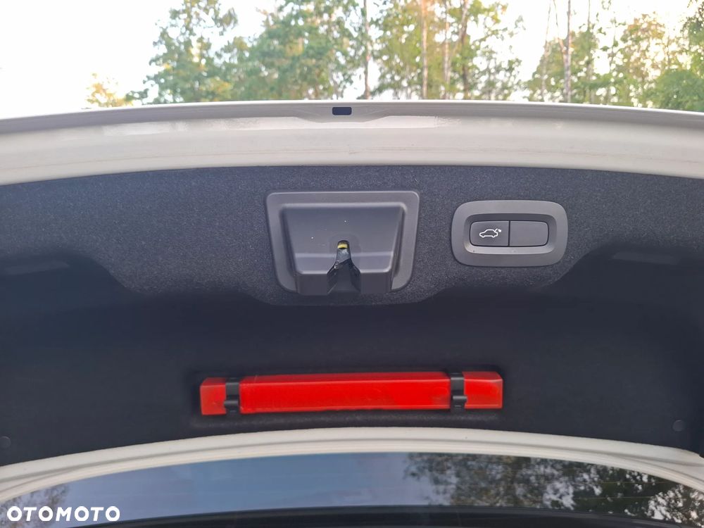 Volvo S90 D4 R-Design - 11