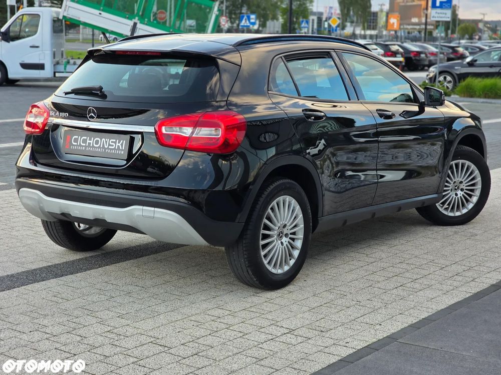 Mercedes-Benz GLA 180 7G-DCT Style - 7
