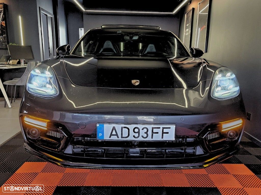 Porsche Panamera 4 E-Hybrid - 1