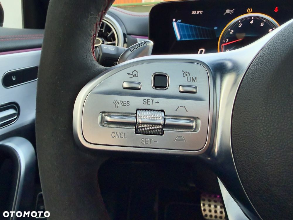 Mercedes-Benz CLA AMG 35 4-Matic 7G-DCT - 32