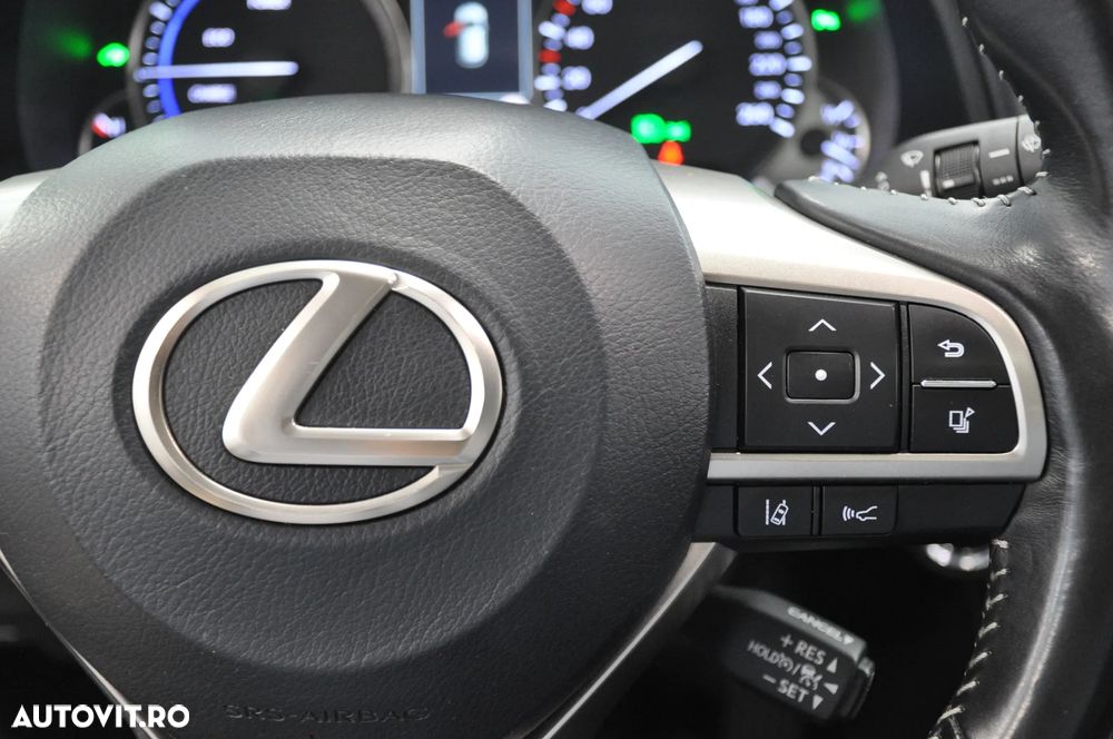 Lexus Seria RX - 25