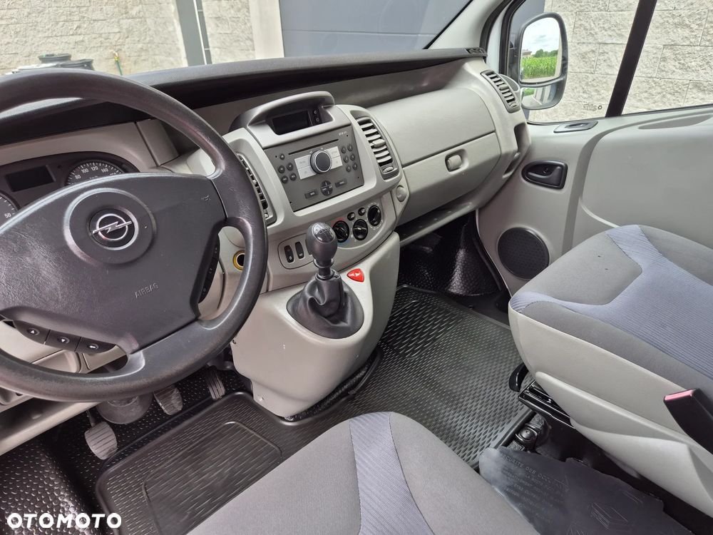 Opel Vivaro - 17