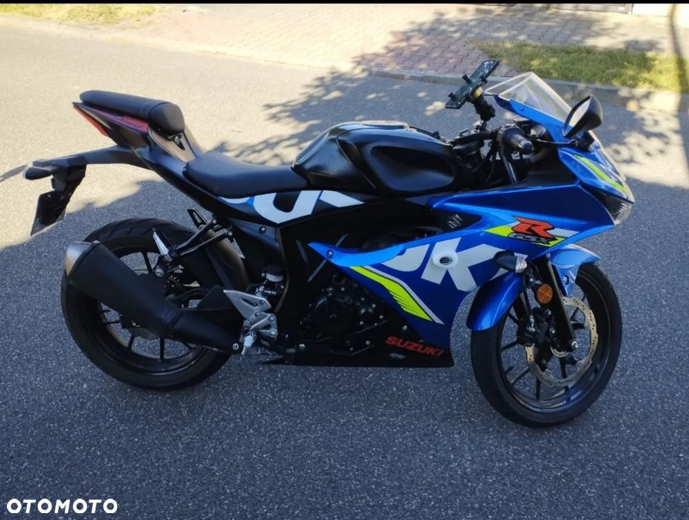 Suzuki GSX-R - 10