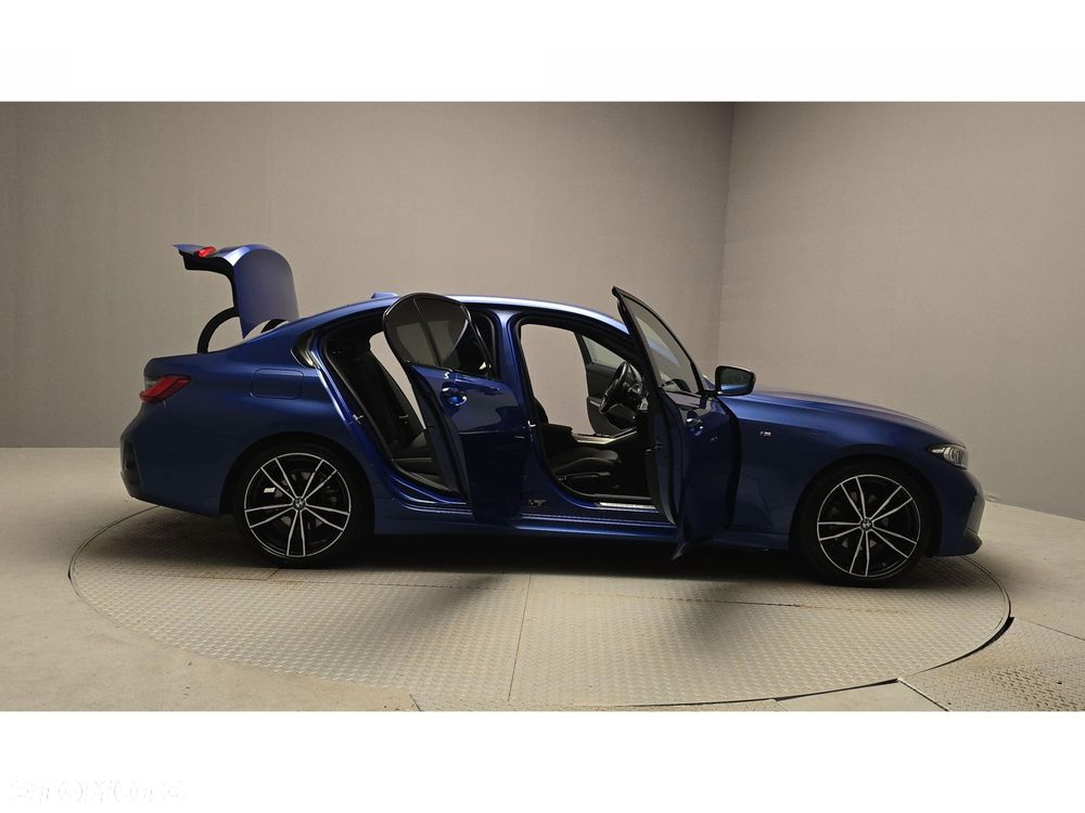 BMW Seria 3 320d xDrive mHEV M Sport sport - 13