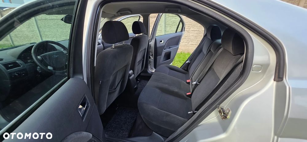 Ford Mondeo 2.0 Ghia Executive - 16