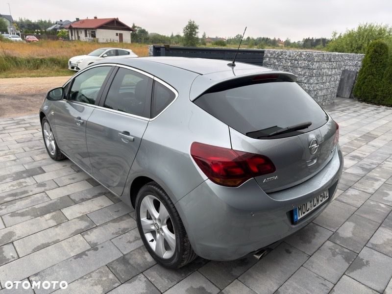Opel Astra 1.4 Turbo Innovation - 11