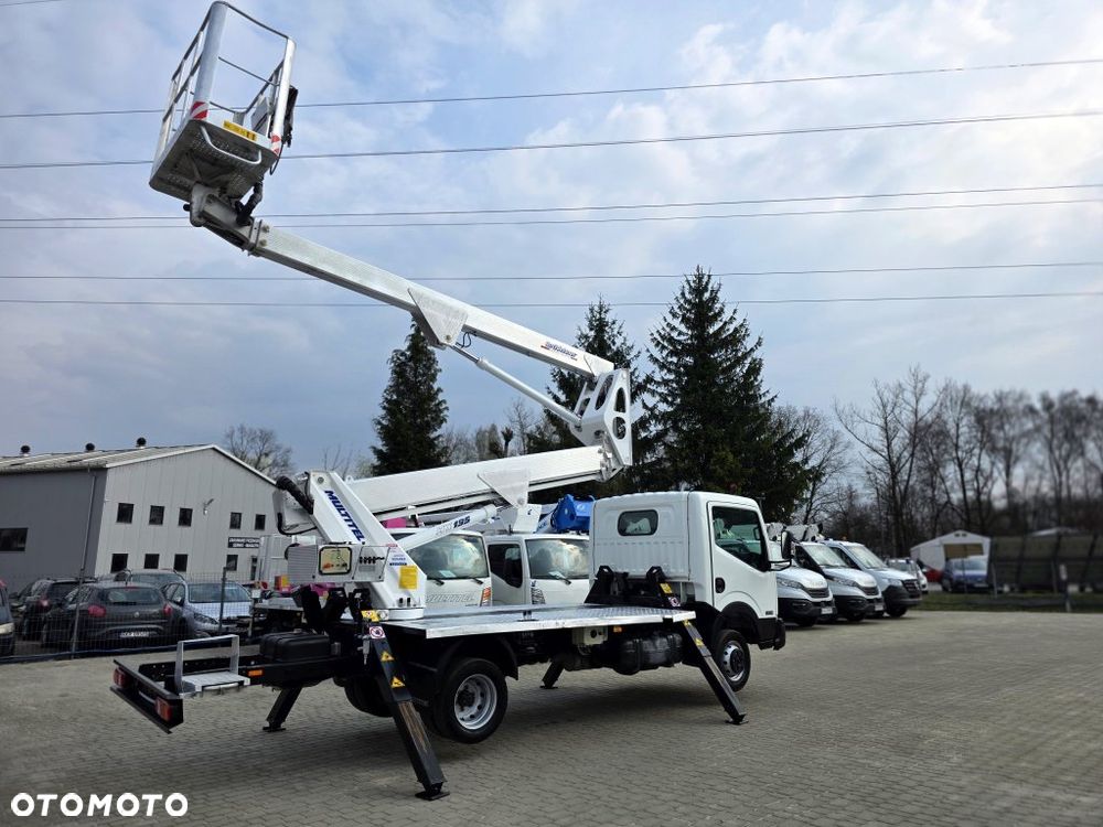 Nissan Cabstar / Multitel HX195 - 10