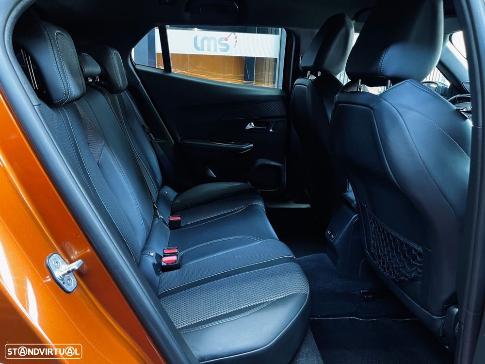 Peugeot 2008 1.2 PureTech GT Line - 28