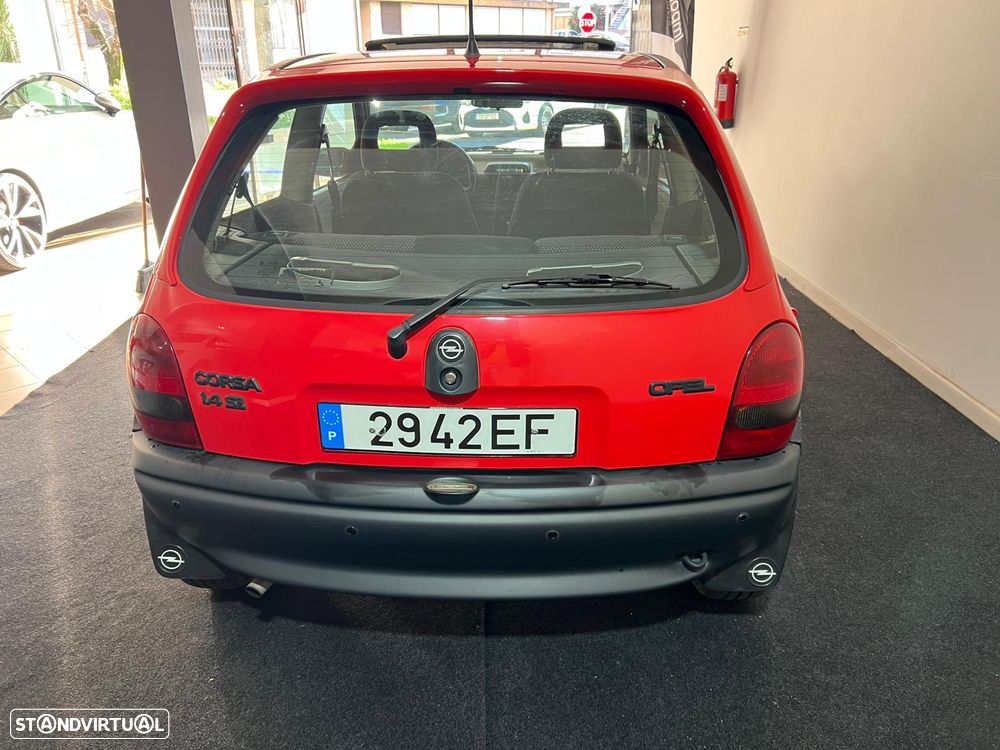 Opel Corsa 1.4 16V Sport - 10
