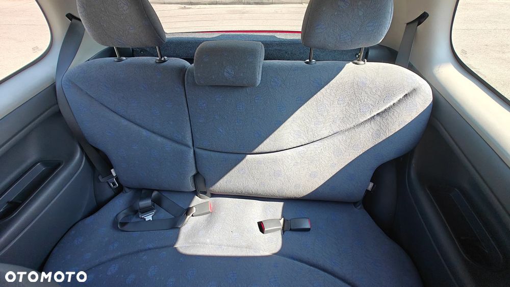 Toyota Yaris 1.0 Base - 10