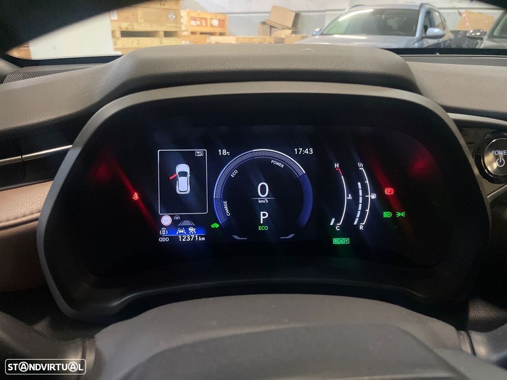 Lexus LBX Elegant - 16