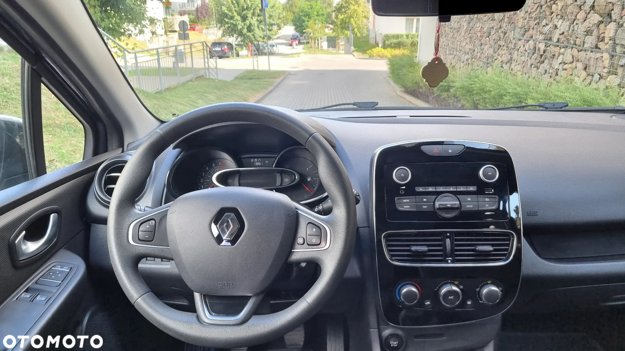 Renault Clio - 11