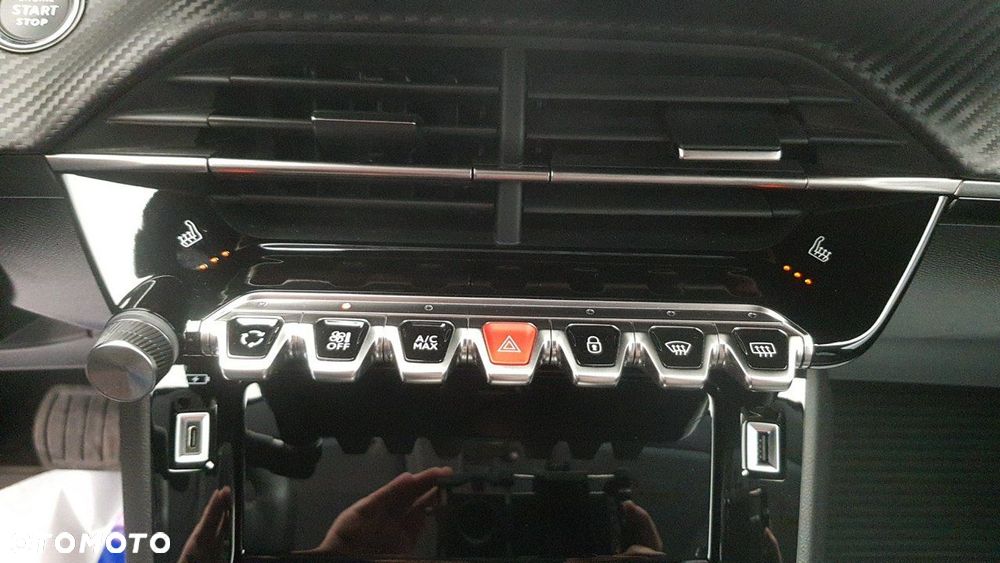 Peugeot 208 Allure - 23