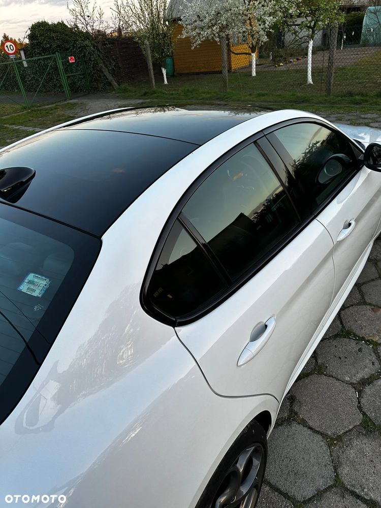 Alfa Romeo Giulia - 8