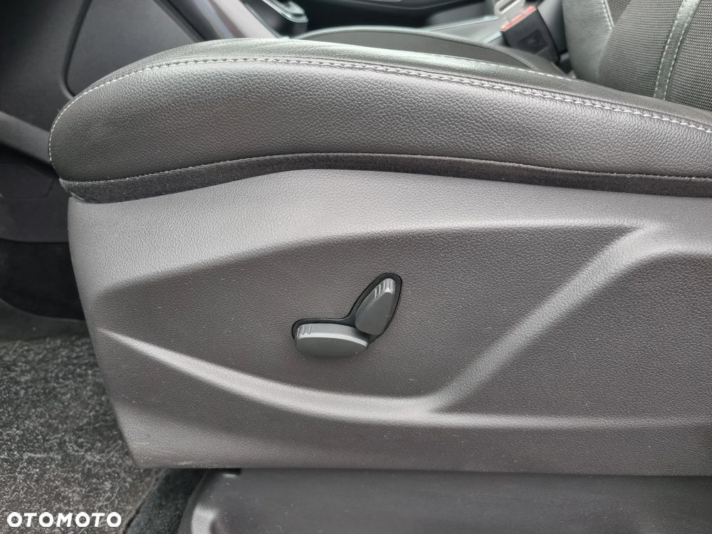Ford C-MAX 1.5 TDCi Start-Stop-System Titanium - 33