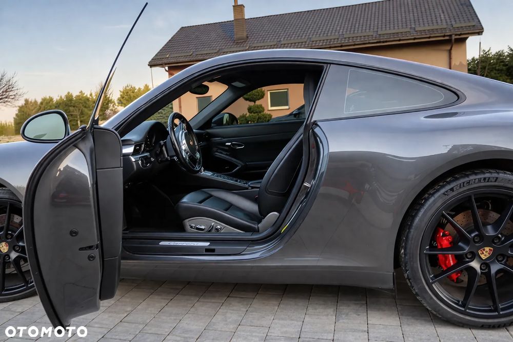 Porsche 911 Carrera PDK - 36