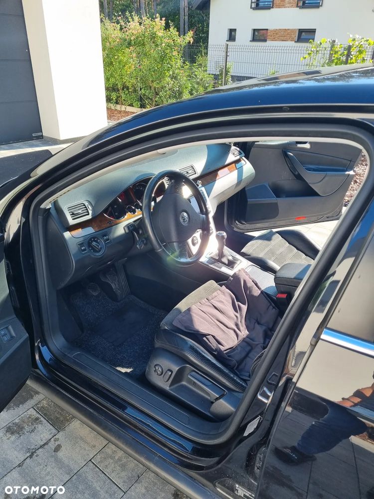 Volkswagen Passat 2.0 TDI DPF Highline - 8