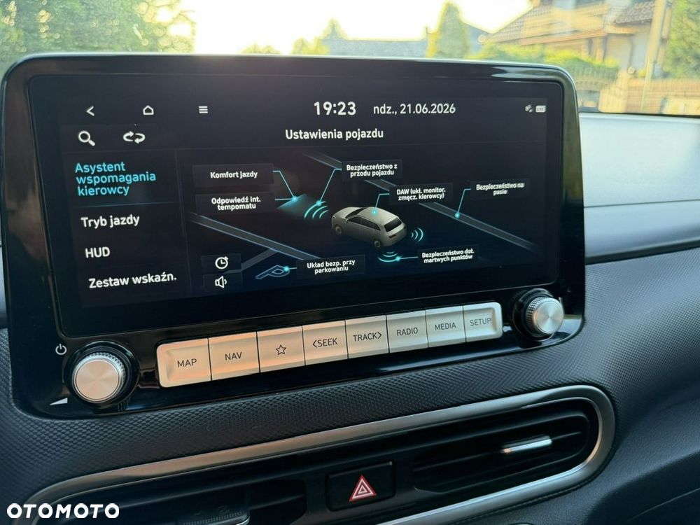 Hyundai Kona 49kWh Executive Plus - 34