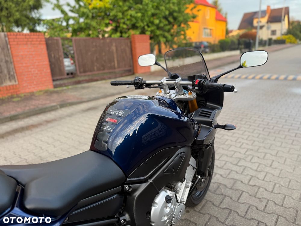 Yamaha FZS - 11