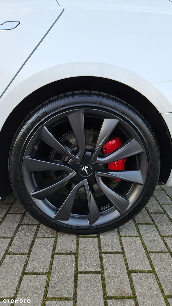 Tesla Model 3 - 16