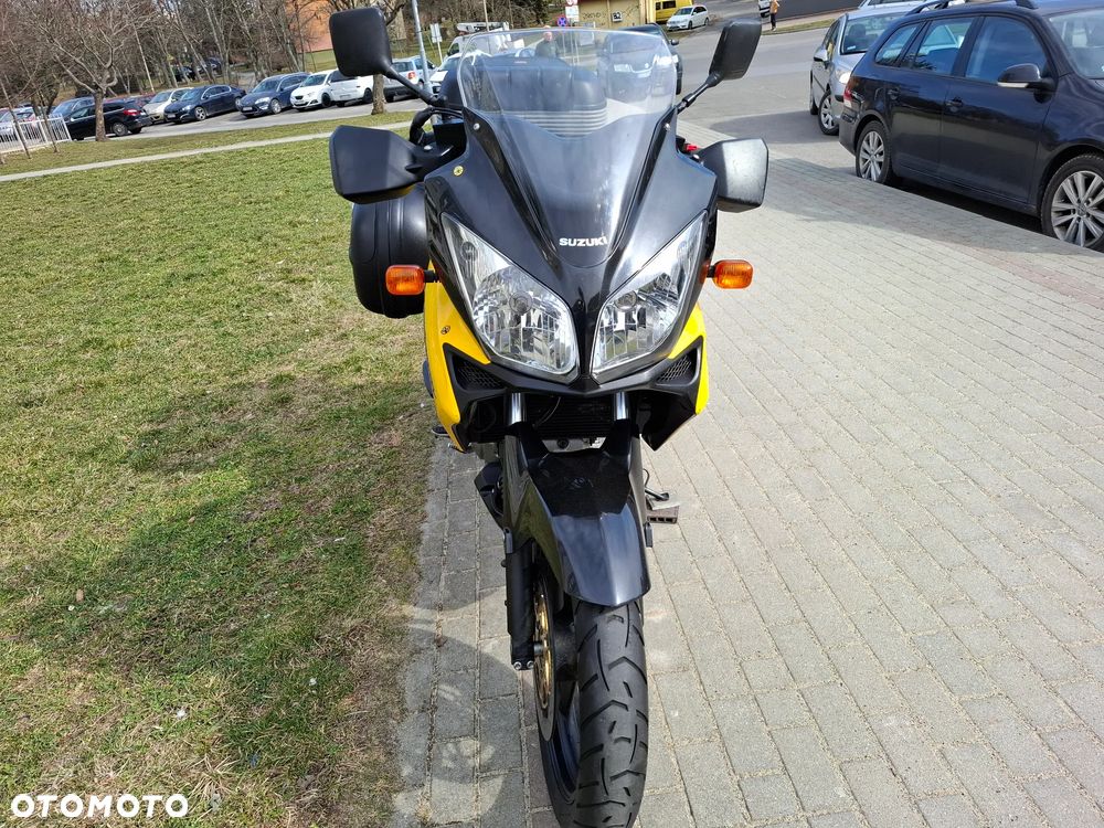 Suzuki V-STROM - 10