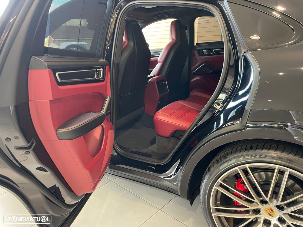 Porsche Cayenne Coupé GTS - 33