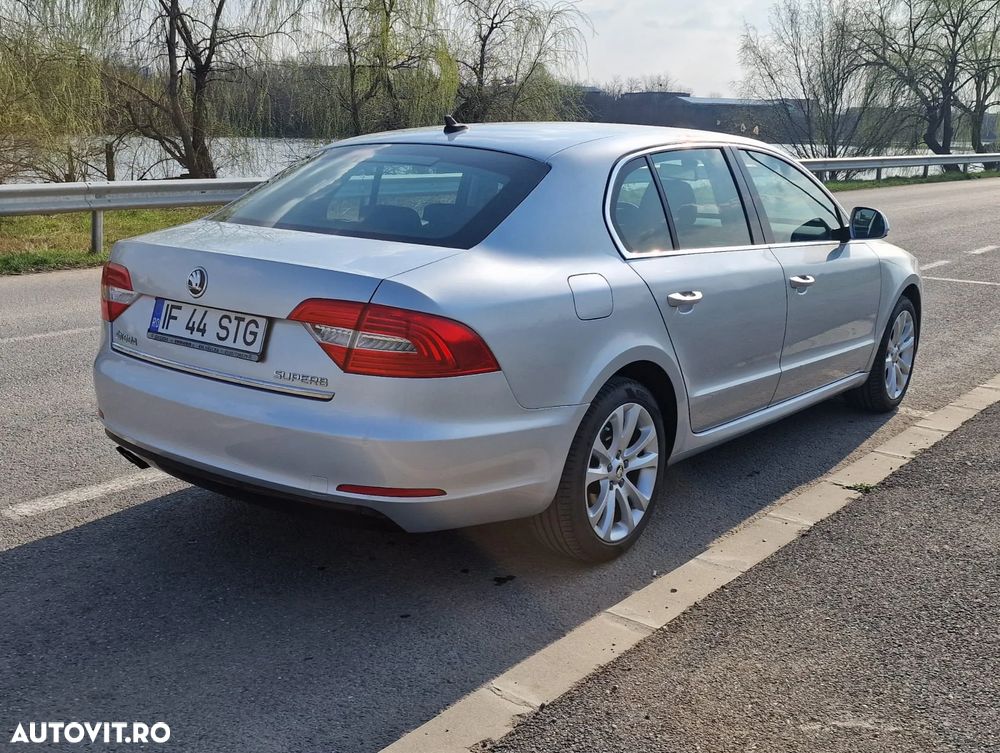 Skoda Superb 2.0 TDI Ambition - 4