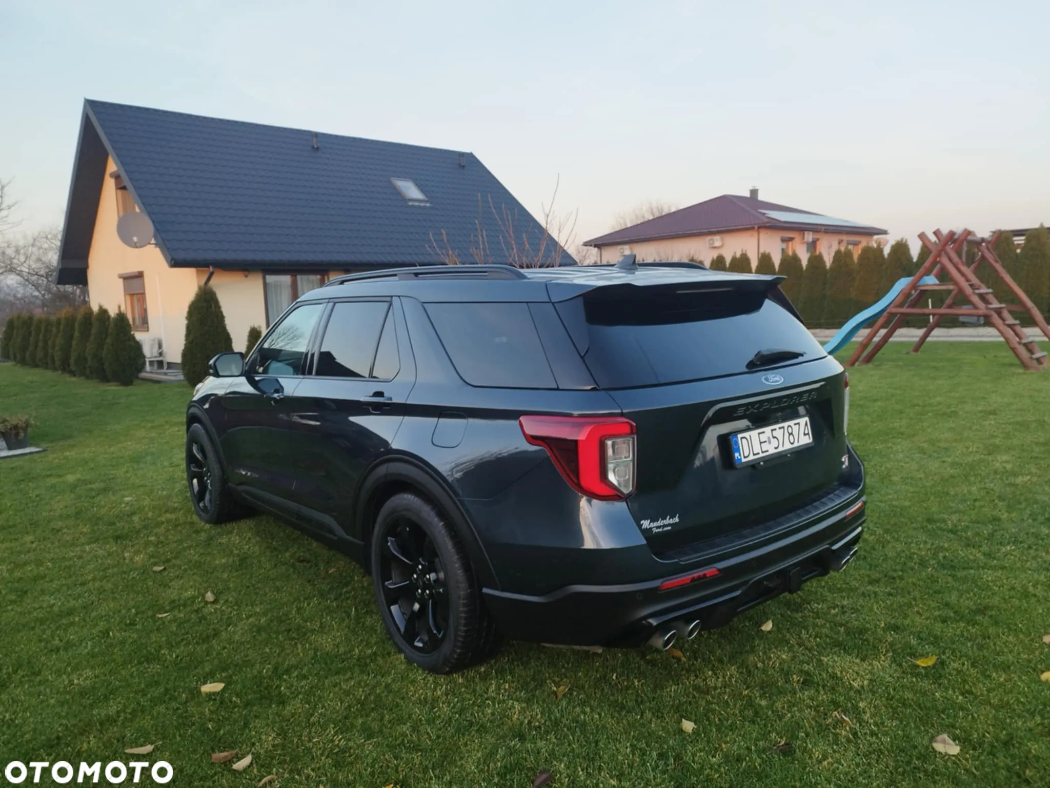 Ford Explorer - 11