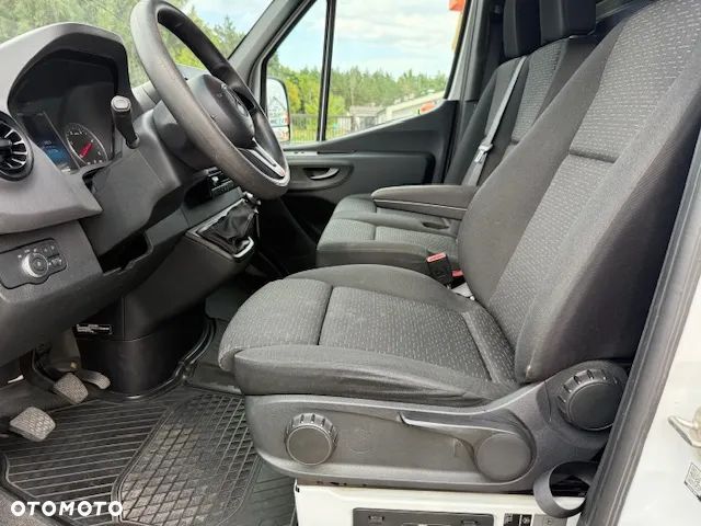 Mercedes-Benz SPRINTER - 11