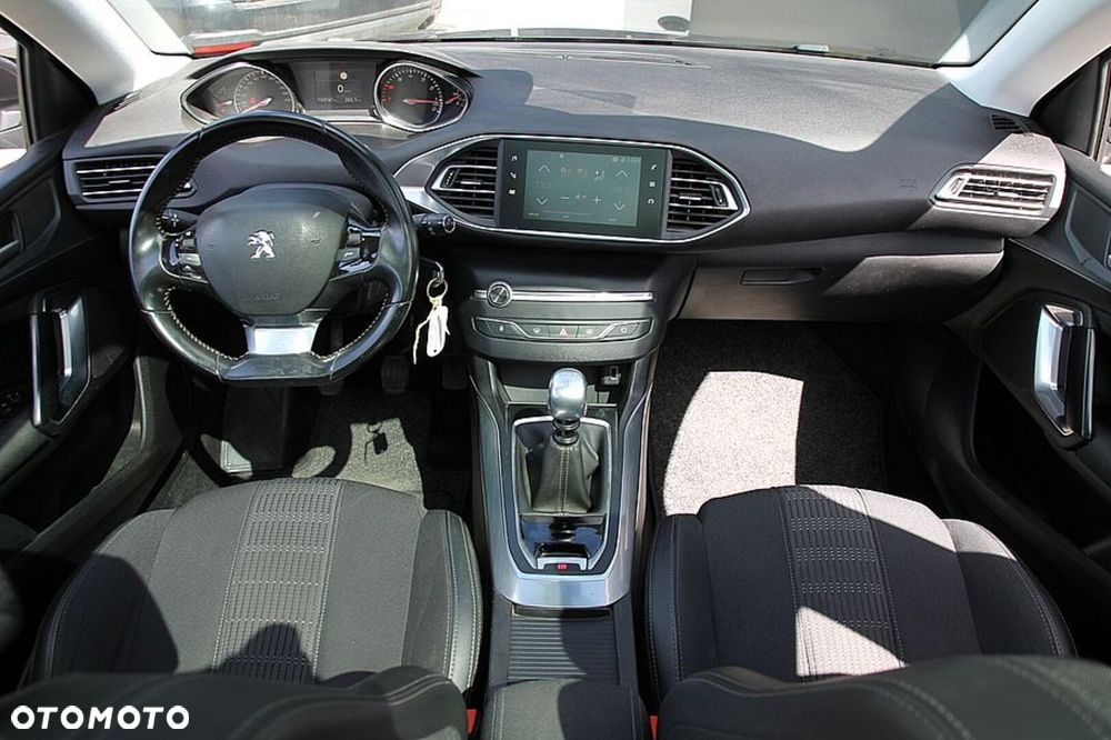 Peugeot 308 1.2 PureTech Allure S&S - 25