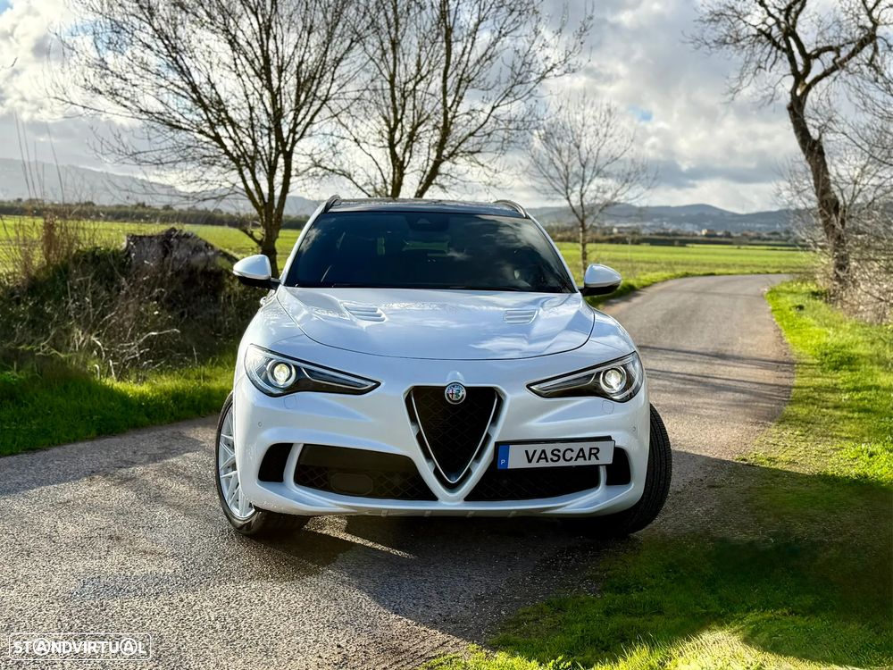 Alfa Romeo Stelvio V6 2.9 Bi-Turbo AT8-Q4 Quadrifoglio - 2