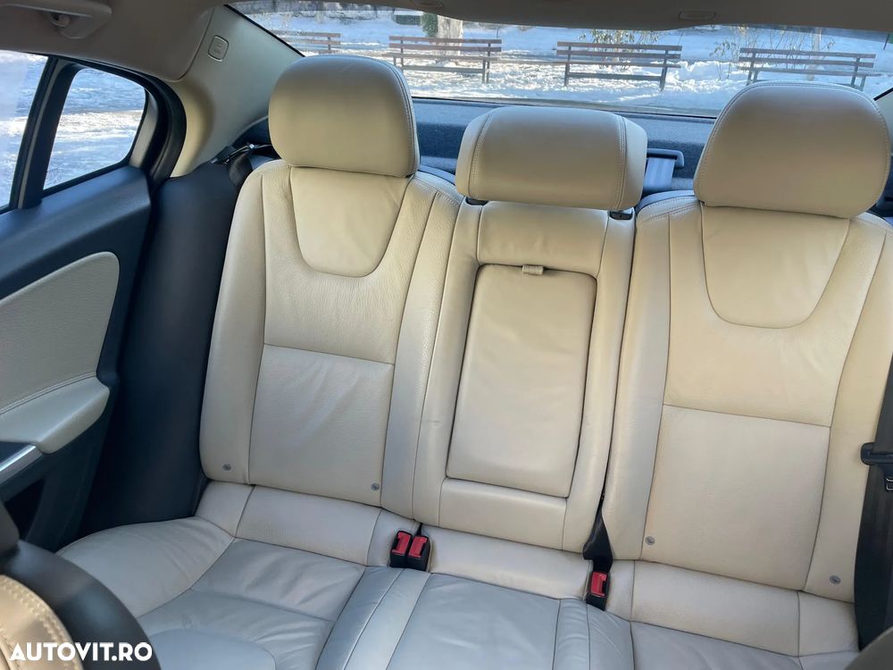 Volvo S60 D2 Powershift Momentum - 8