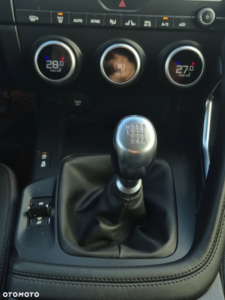 Jaguar E-Pace 2.0 i4D FWD SE - 17
