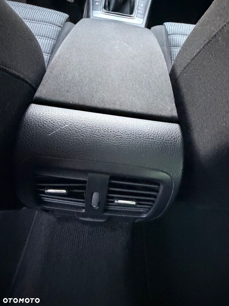 Volkswagen Passat 2.0 TDI Comfortline - 25