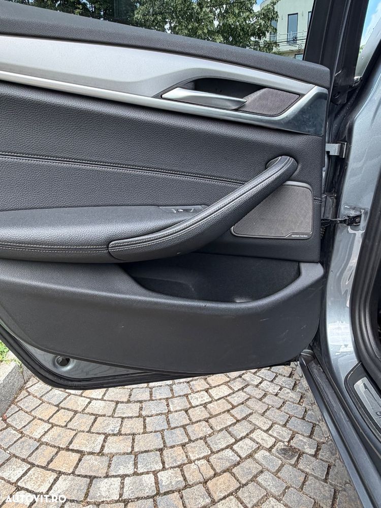 BMW Seria 5 520d xDrive Aut. - 9
