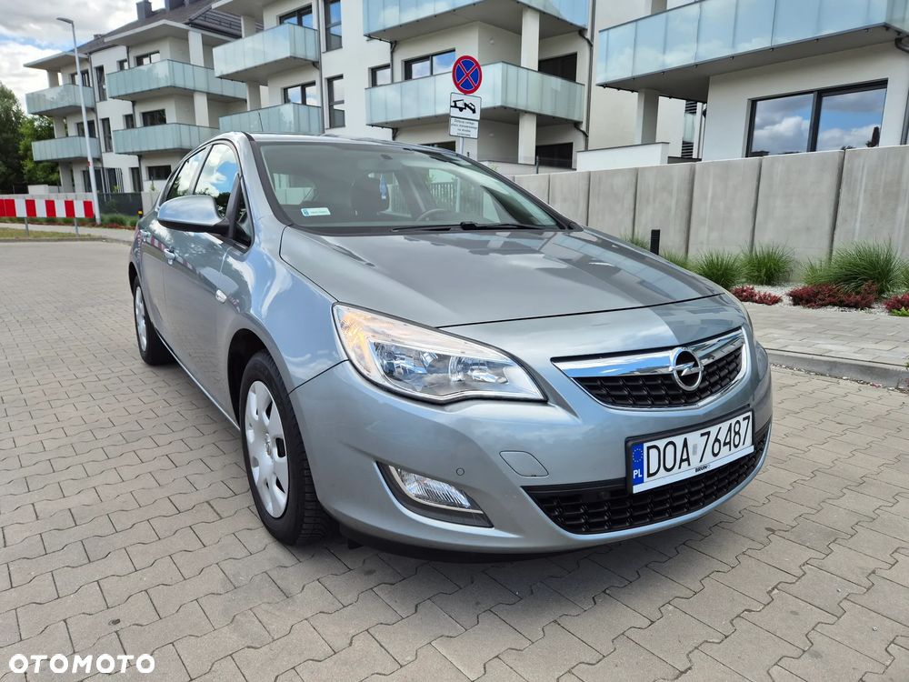 Opel Astra 1.6 Enjoy - 1