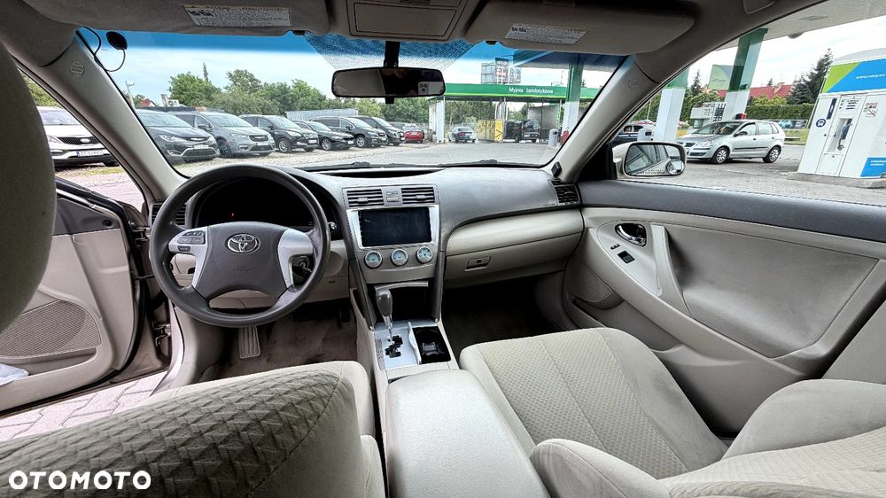 Toyota Camry - 6