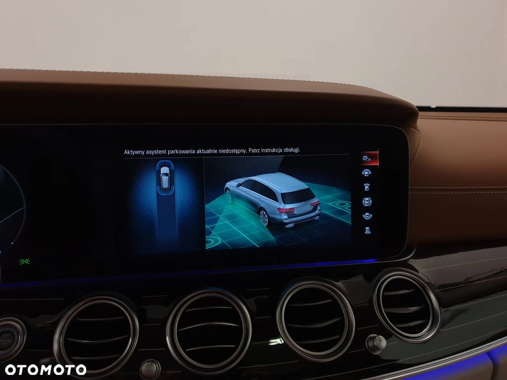 Mercedes-Benz Klasa E 300 de 4Matic 9G-TRONIC AMG Line - 26