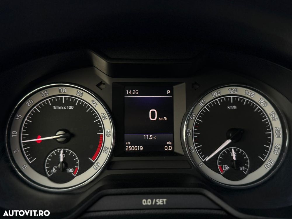 Skoda Octavia 2.0 TDI 4x4 DSG Ambition - 17