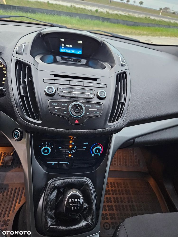 Ford Kuga - 17