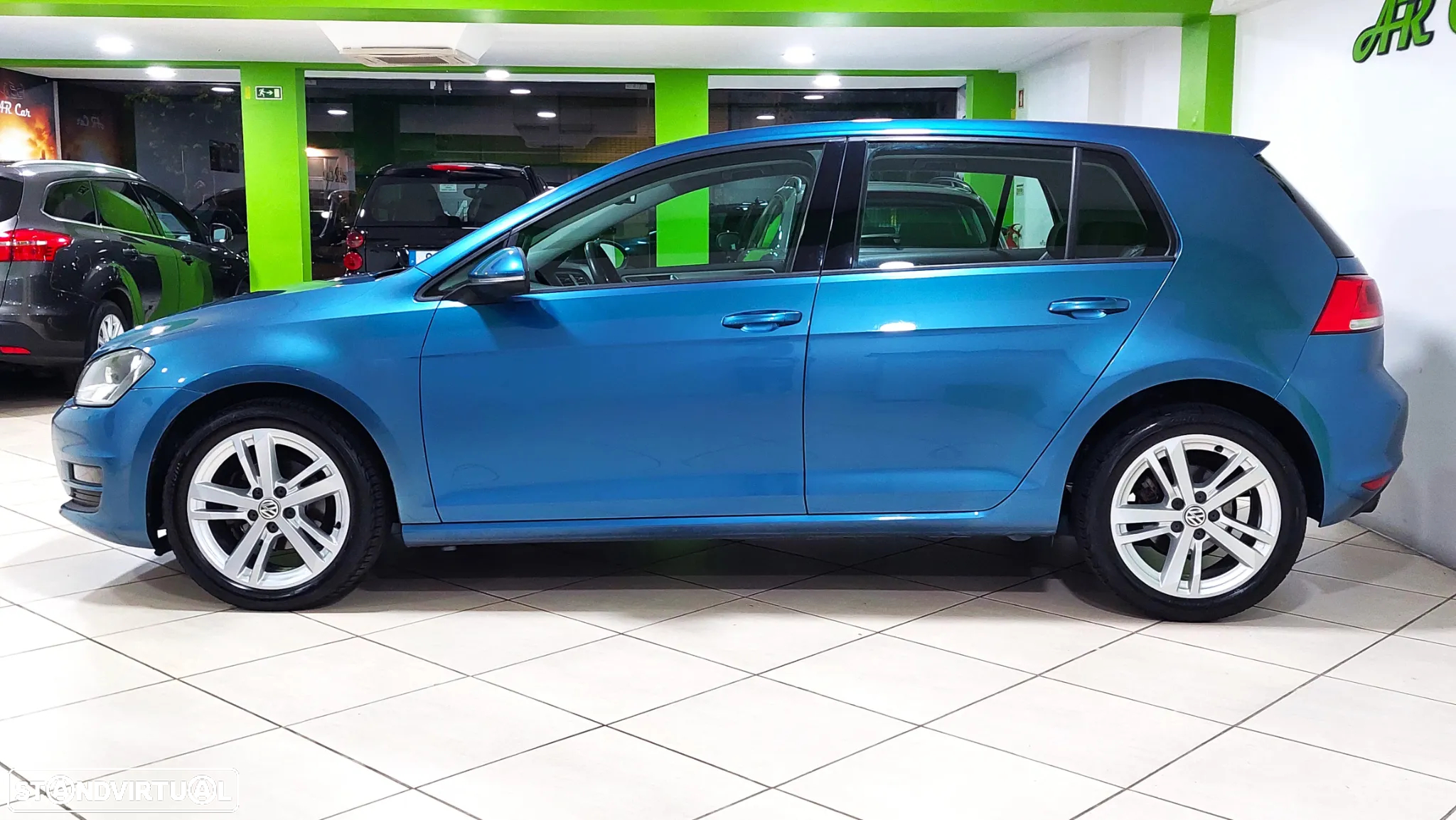 VW Golf 1.6 TDi Trendline BlueMotion - 6
